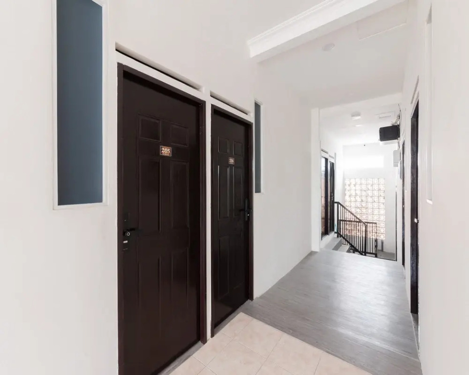 Urbanview Don Juan Pondok Gede by RedDoorz