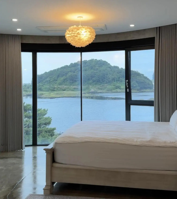 Luxury Pool Villa, Villecot