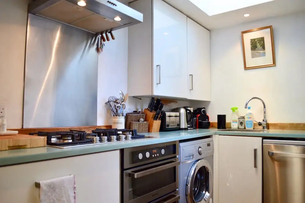 3 Bedroom Cottage in Kensington Sleeps 6