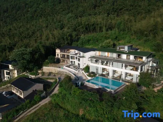 Avatar Mountain Resort—Mountain View | Swimming Pool | Free Station Pick-up | Western Cuisine