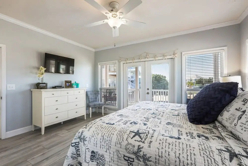 Bama Barefoot Beach House- Near Beach Pool