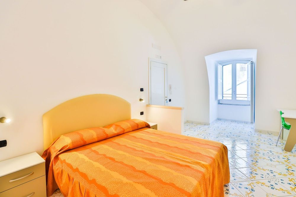 Della Monica Rooms - Amami Collection