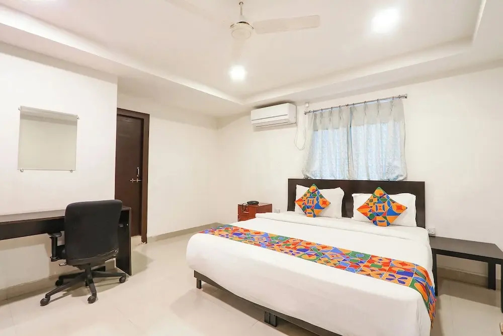 OYO Flagship 69518 Blue Dawn Dlf