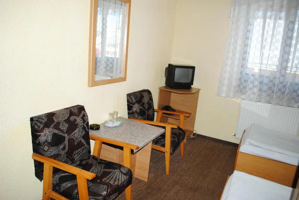 Hotel West