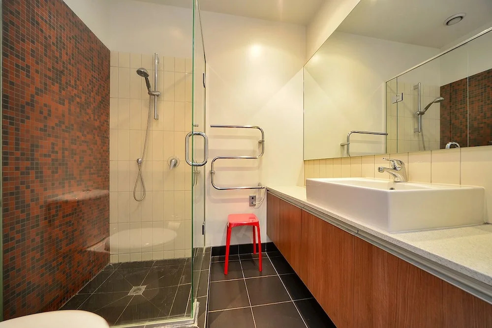 QV Charming 2 Bedroom Viaduct Harbour - 607