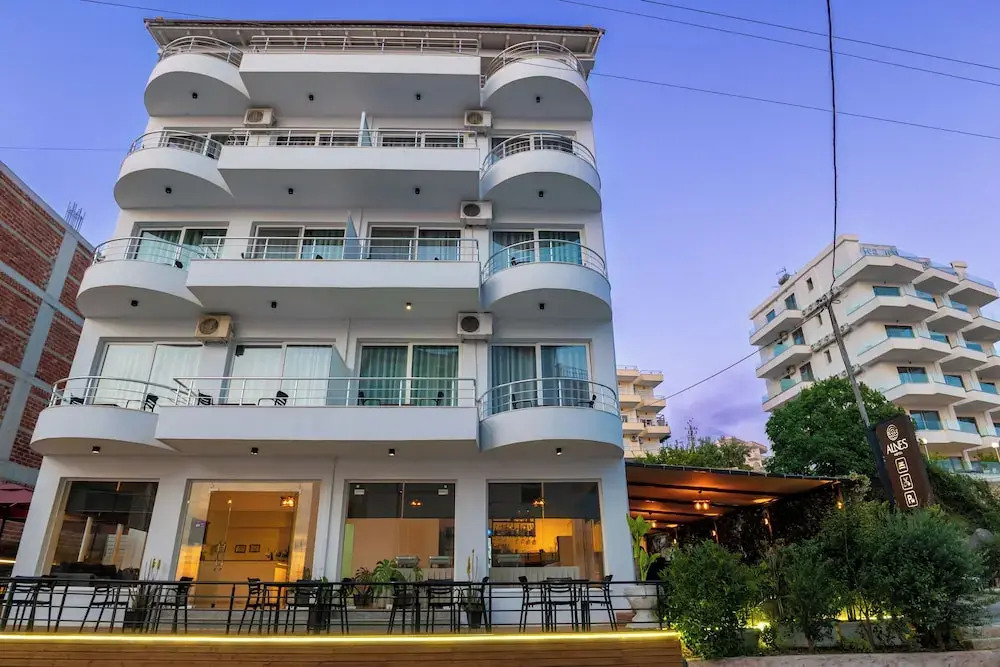 ALNES HOTEL
