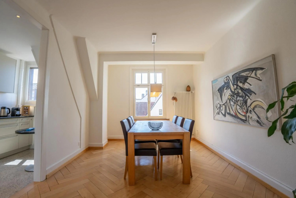 Charmante Altbauwohnung am Rhein