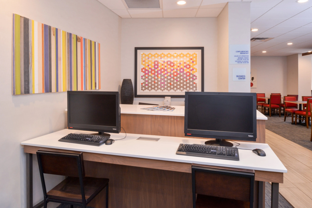 Holiday Inn Express & Suites Indianapolis Dtn-Conv Ctr Area by IHG
