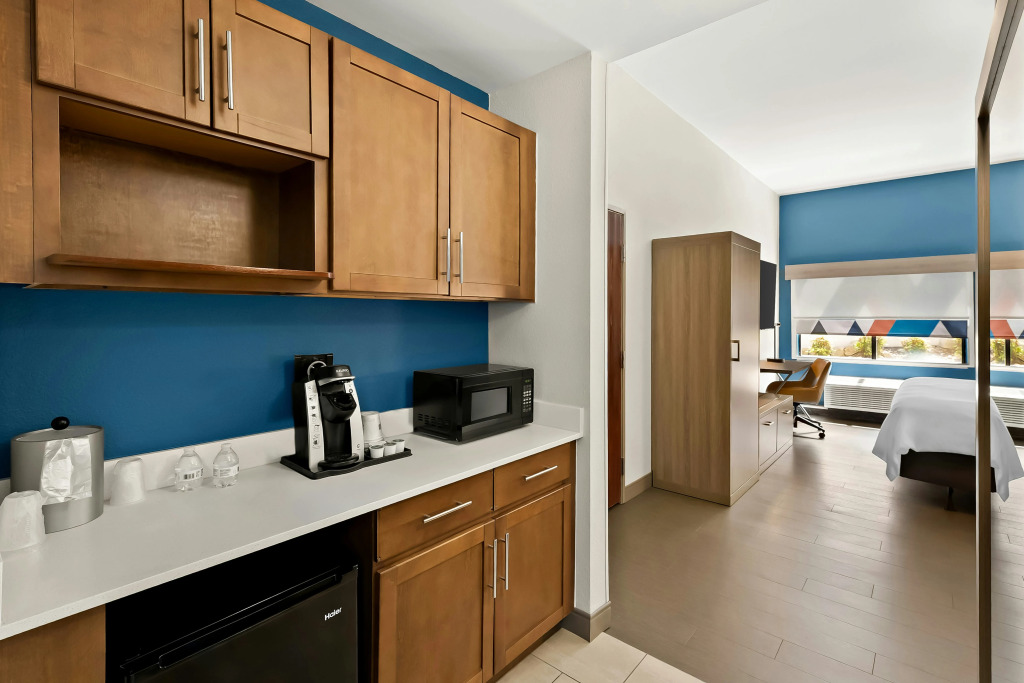 Holiday Inn Express & Suites Raleigh NE - Medical Ctr Area by IHG