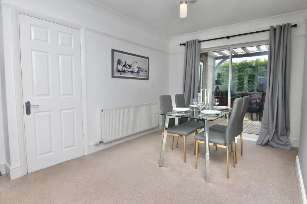 Seedfield House - Elegant Stylish Home