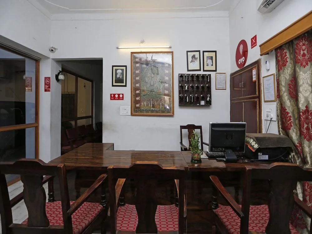 Chandra Prakash Hotel