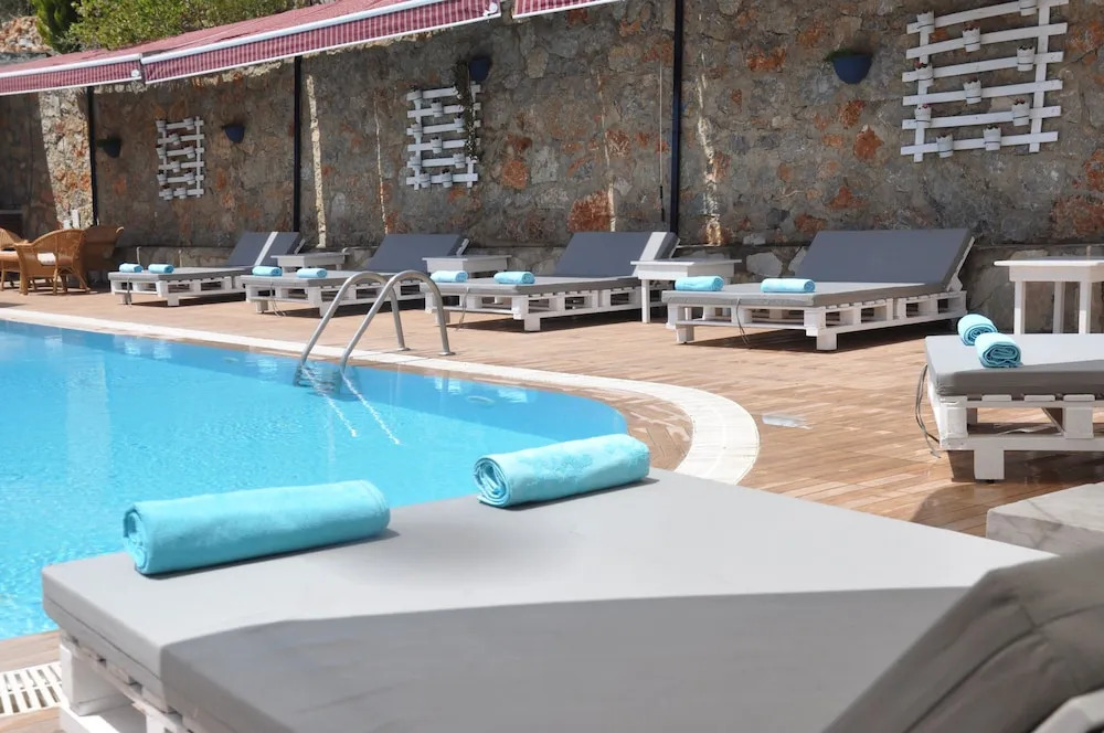 Flora Saadet Hotel