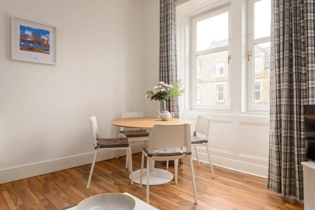 The London Road Apartment - 2BR/1BA