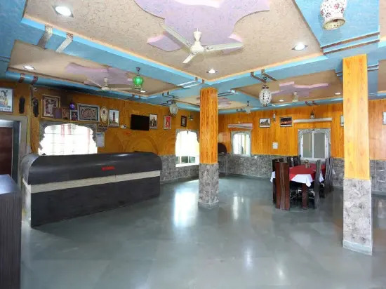 Naman Palace by OYO Rooms