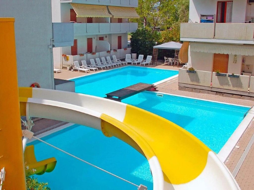 Pleasant Apartment in Alba Adriatica near Sea