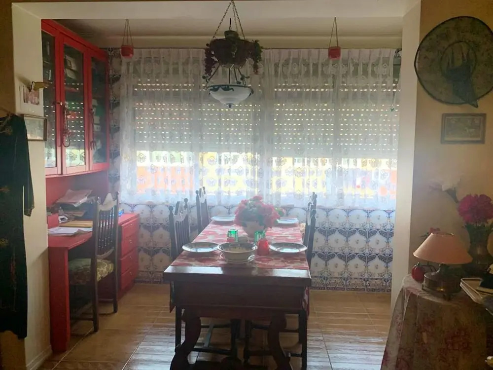 Apartment With 3 Bedrooms in Amadora