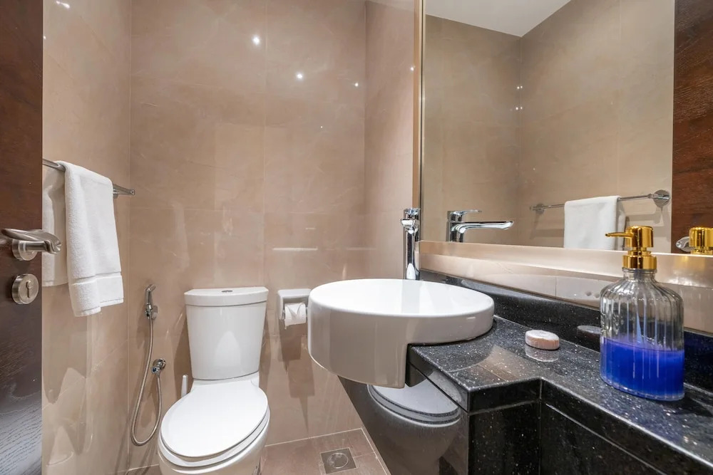 Whitesage - Elegant Apartment With Balcony in Downtown