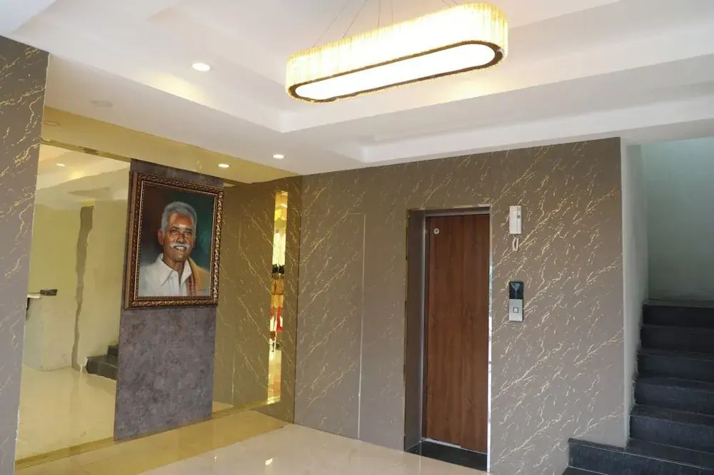 Hotel Green parrot
