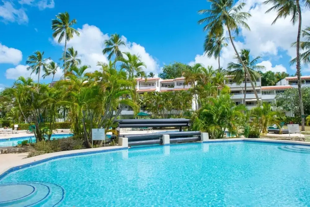 Glitter Bay Estate by Blue Sky Luxury