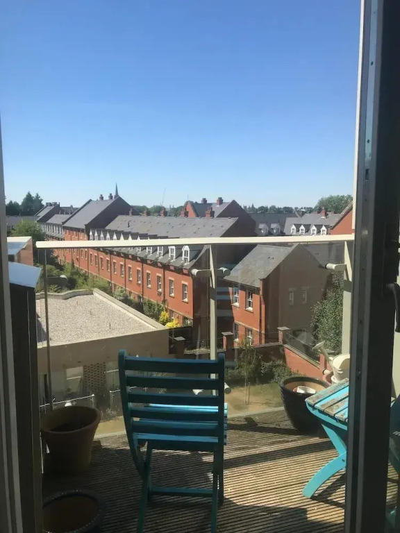 Apartment Sleeps 5 With Balcony Views