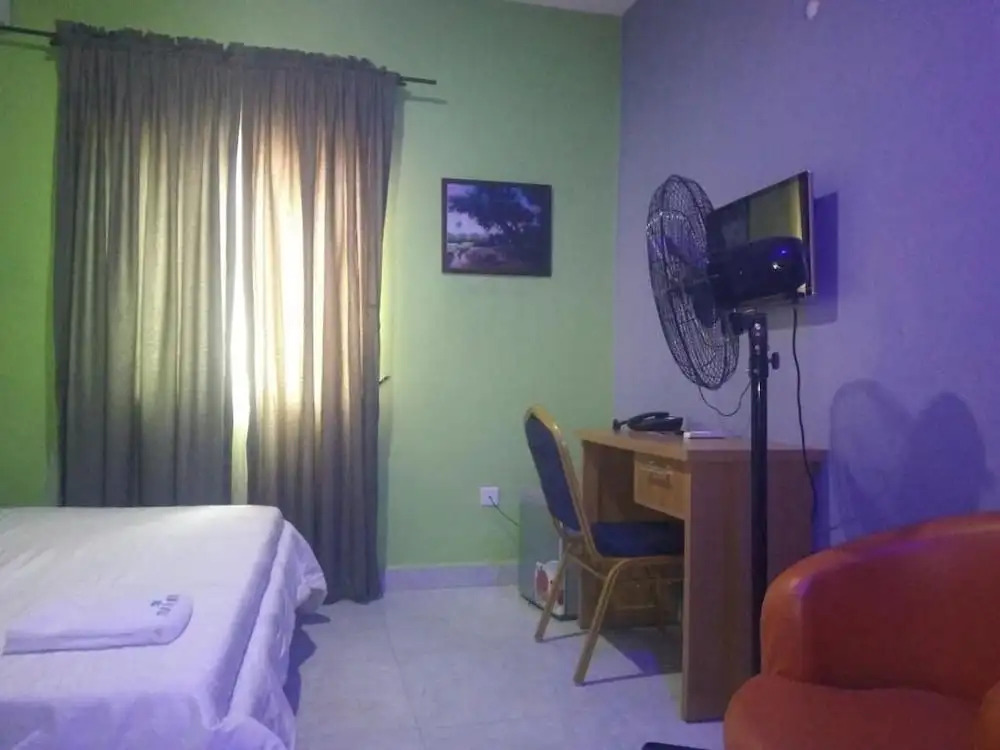 Glamour Park Hotel & Suites