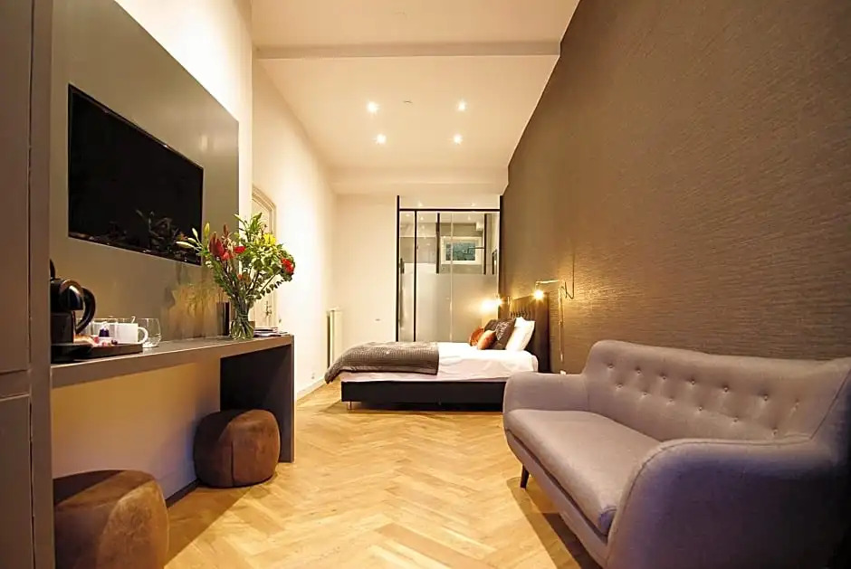 The Canal Bridge Suites