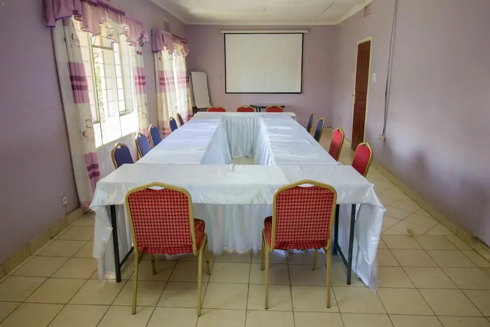 Parkview Safari Hotel and Apartments