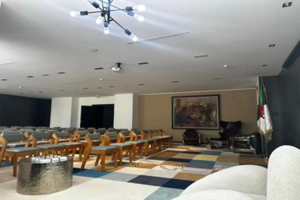 ONYX By Luna Hotel