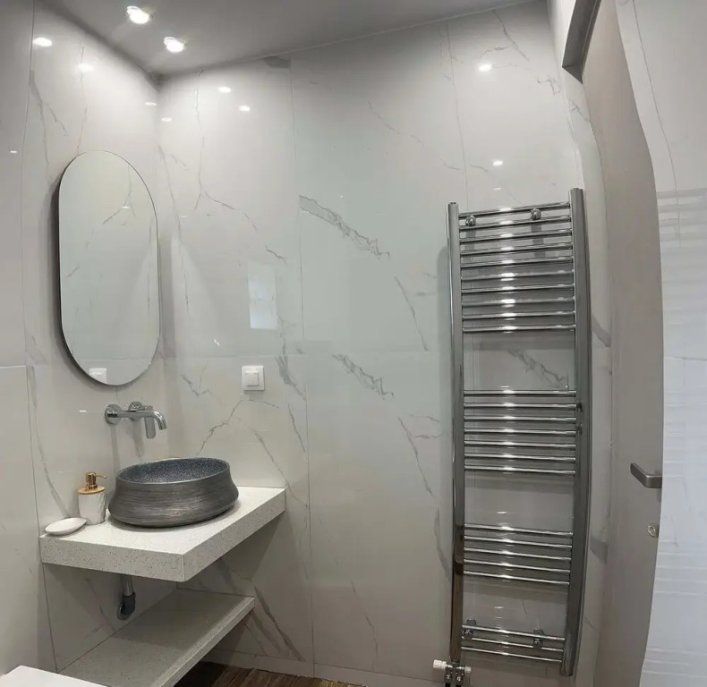Avres Apartments