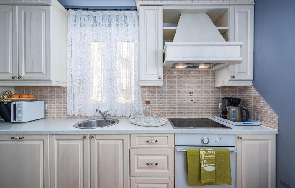 Nice Home in Lovrecica With Wifi and 3 Bedrooms
