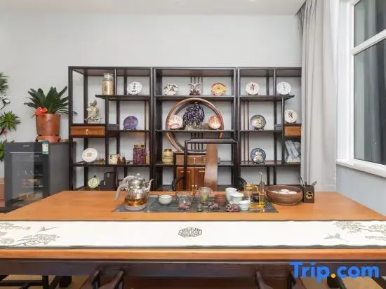 Ease Yue Hotel (Xuchang Golden Triangle Pangdonglai）