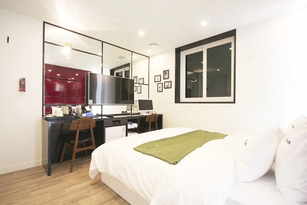 Haru Hotel