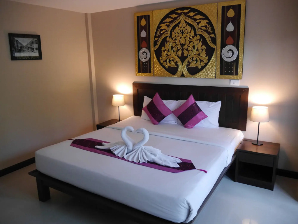 Ampha Place Hotel