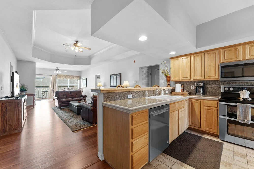 Green Mountain Grand 4 Bedroom Condo by RedAwning