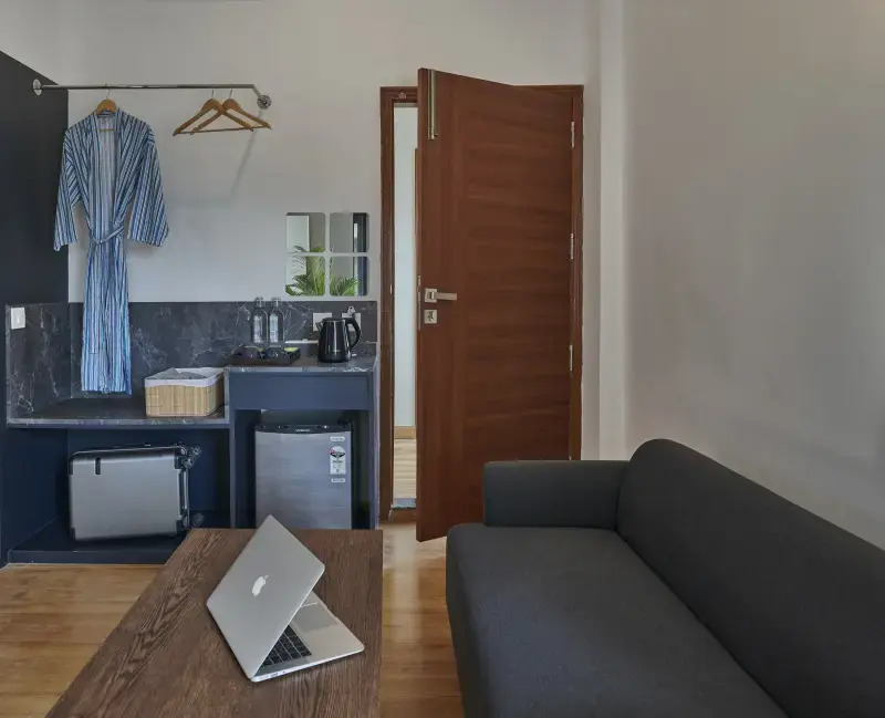 Poshtel VNS