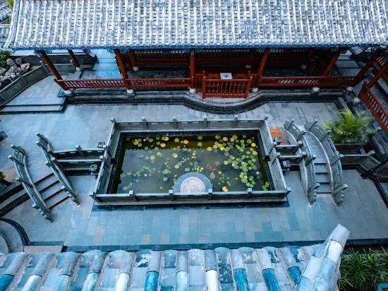 Naran manor
