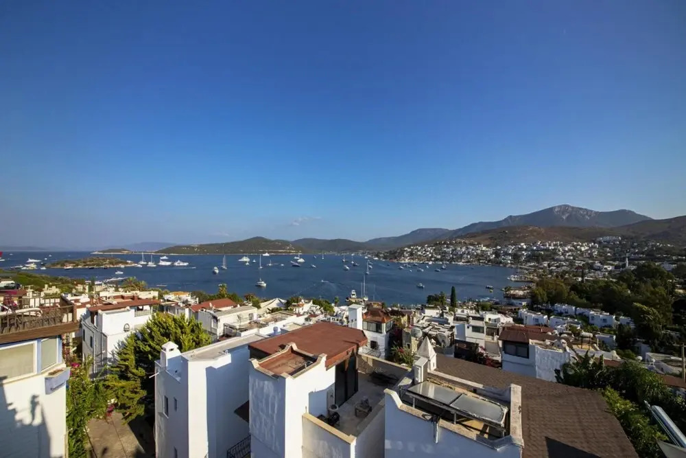 Seaside House With Mesmerizing View in Turkbuku
