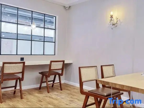 Qingpu Art Hotel