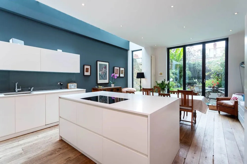 Deluxe In Notting Hill