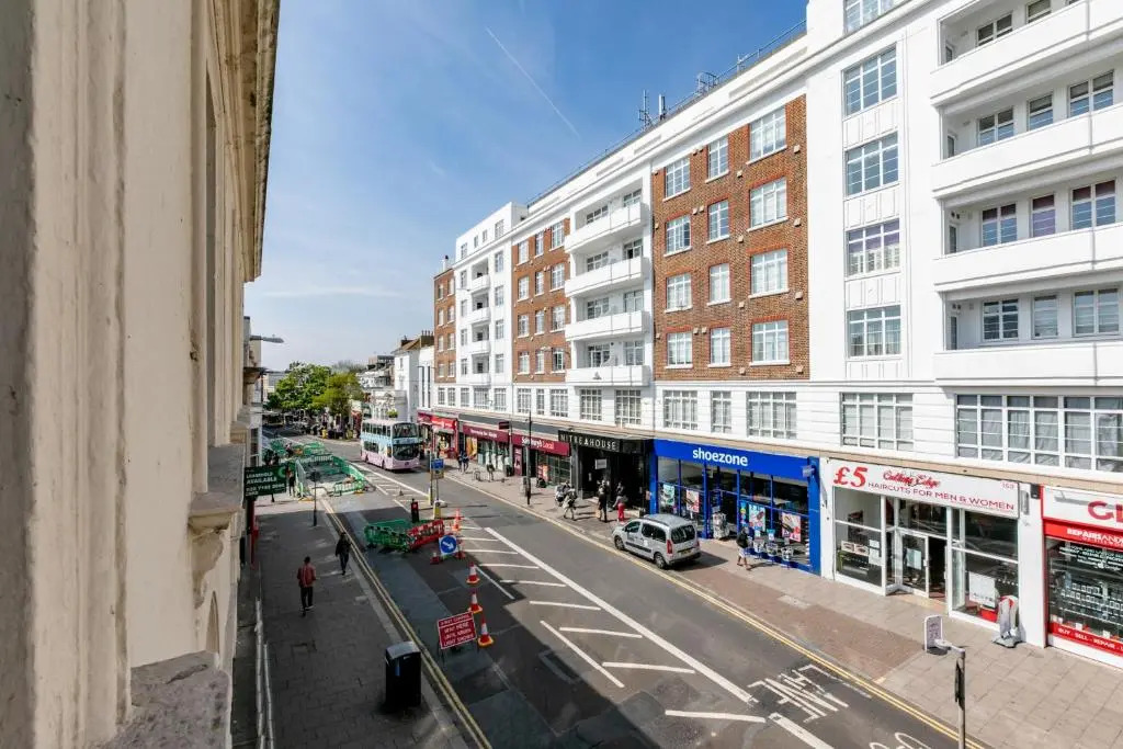 Central-Few Steps from Brighton Beach by Creatick