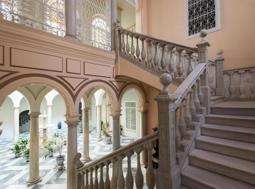 Cozy Apartment in House-Palace with Private Patio