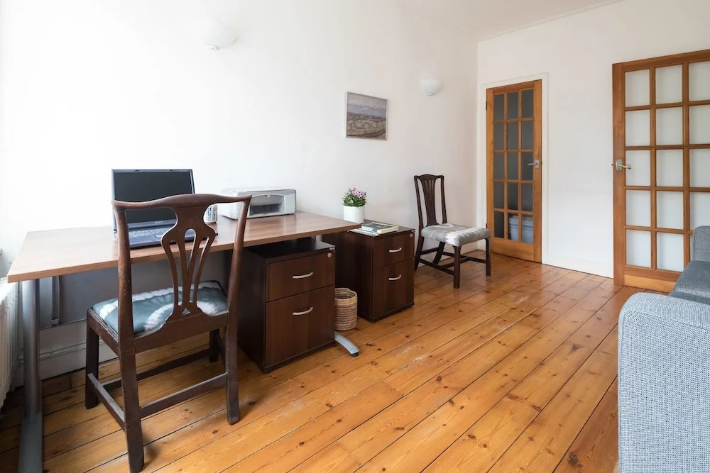 Queen Court Flat