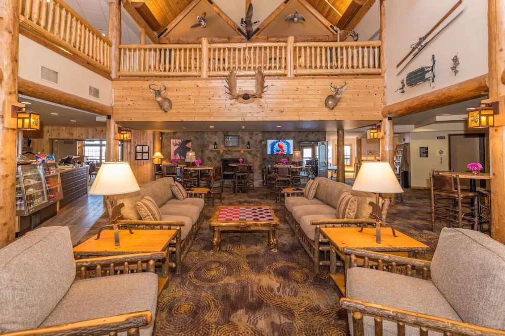 Grand Ely Lodge