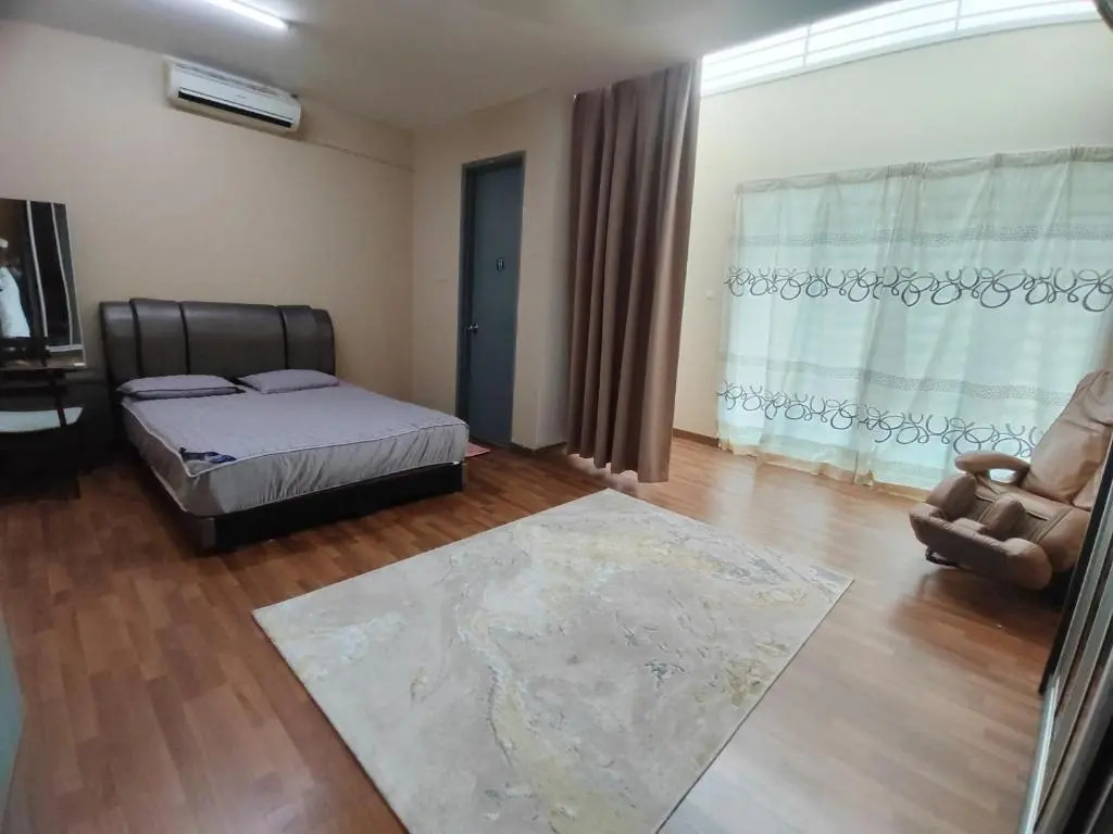 Tiara Homestay - for Malay only
