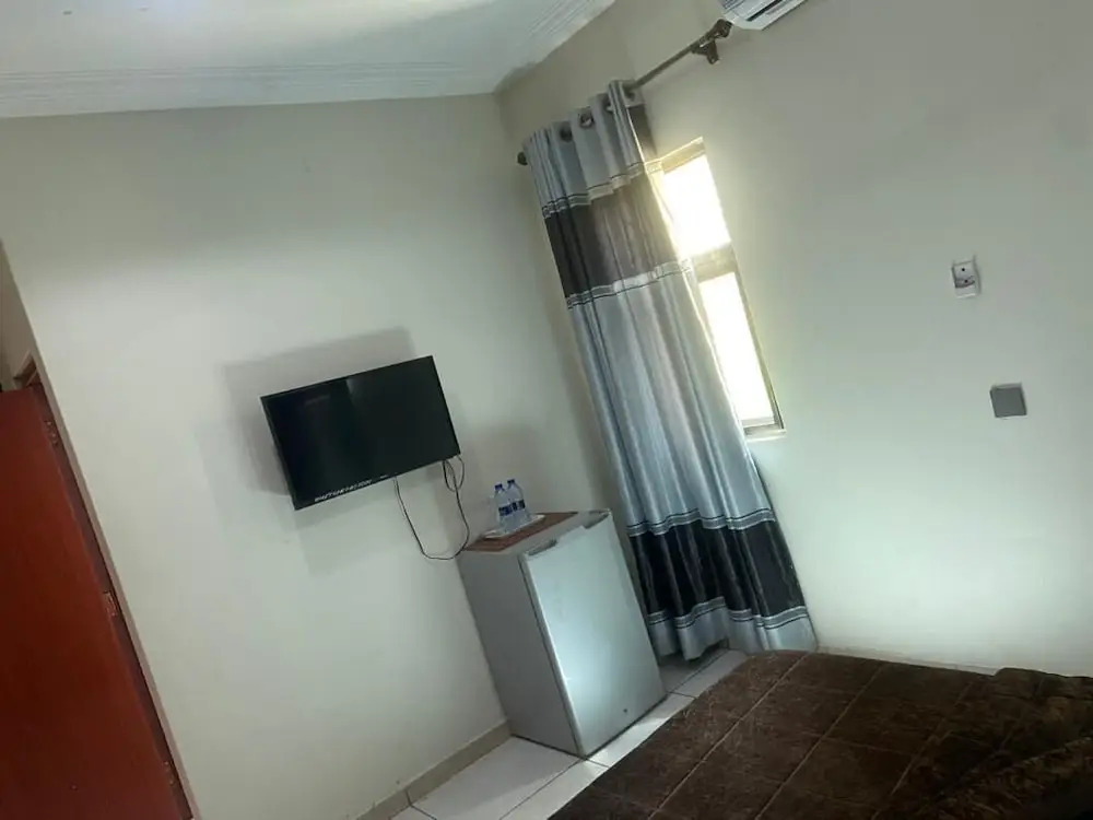 Ultimate Hotel