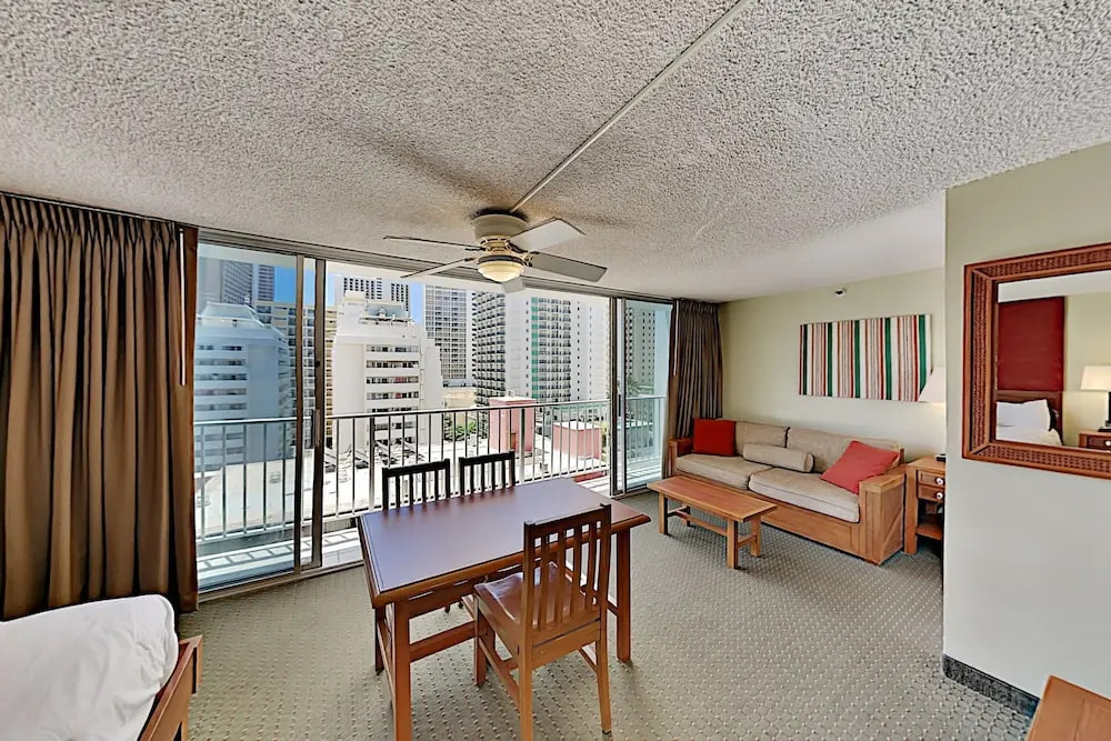 Pacific Monarch 901 Condo By Redawning