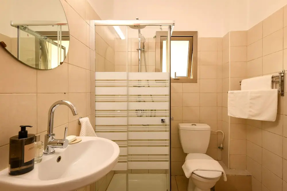 MAMAD - Pet-friendly 2BR Apt & Kitchen