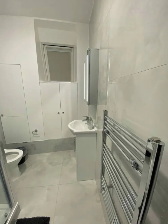 Charming 2-bedroom Apartment in the Heart of Beckenham