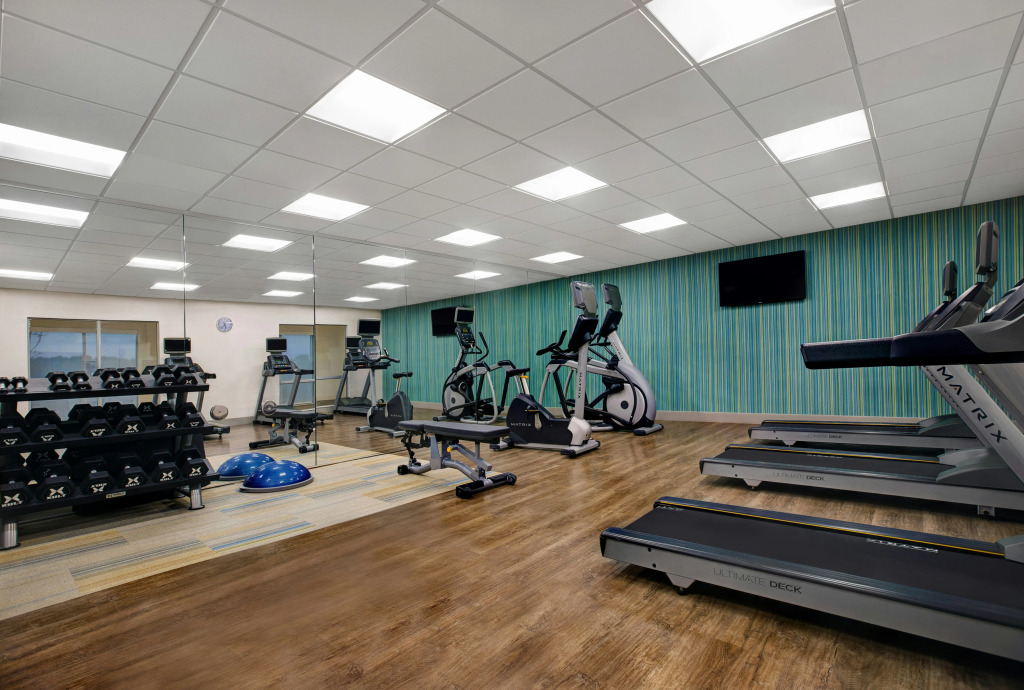 Holiday Inn Express & Suites - Milwaukee - Brookfield by IHG