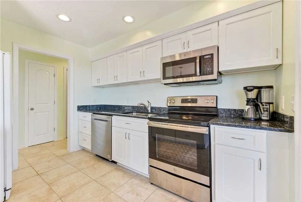 Ocean Paradise, 3 Bedrooms, Sleeps 10, Ocean Front, Wi-Fi